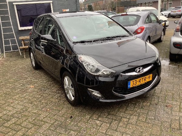 hyundai I20 1.6i euro95 Zwart metallic 
